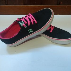 DC women size 8 shoes